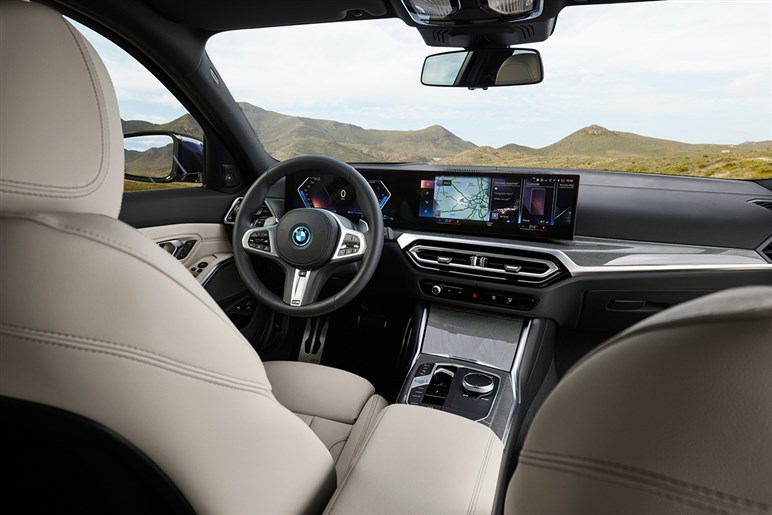 【BMW 3シリーズツーリングの選び方】マイチェンでグレード変更＆半導体不足の影響で…?!