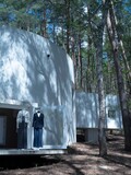 スペイン人アーティスト、イグナシ・モンレアルの日本初個展『MOON』が開催
