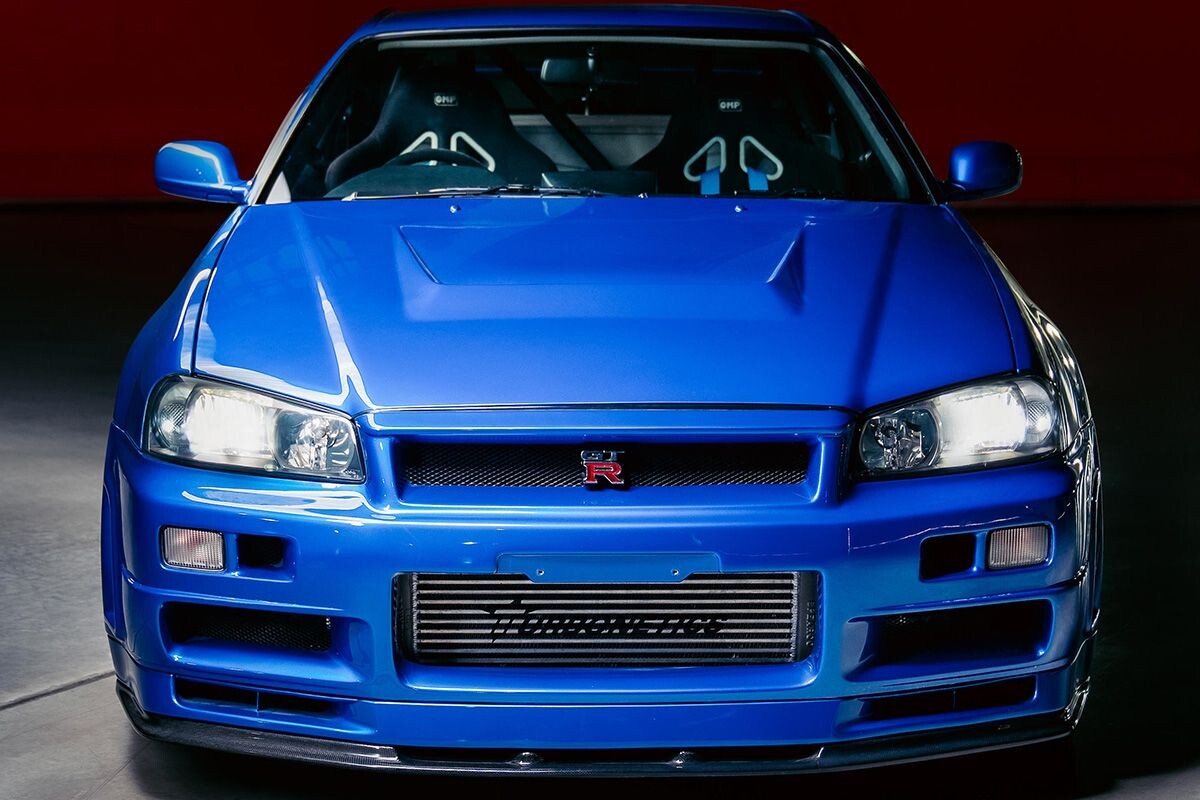 1億円超え確実!? 日産「スカイラインGT-R」極上青ボディがスゴい