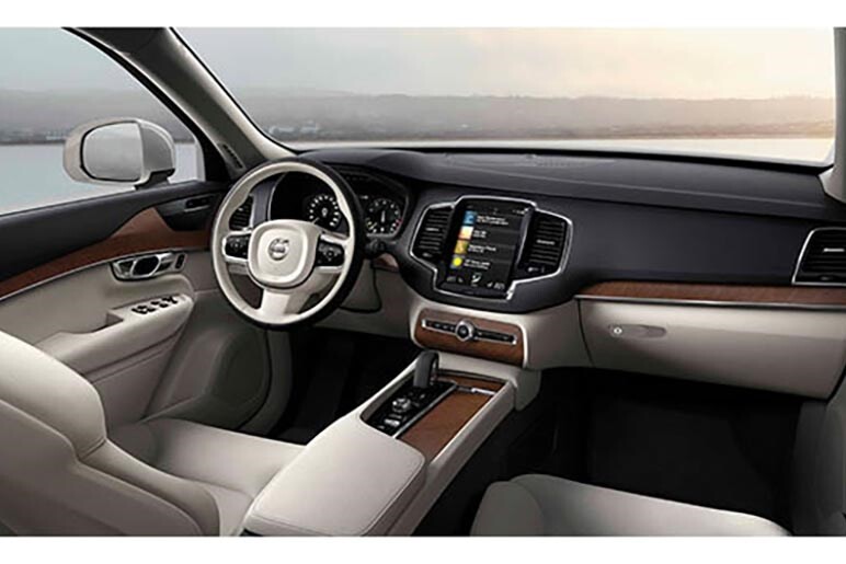 ボルボXC90の内装はワンランク上の心地良さ。安全性にも要注目【購入ガイド】