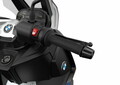 BMWの普通二輪スクーターが全面刷新！ 「C400X」「C400GT」はASCに自動調整機能も