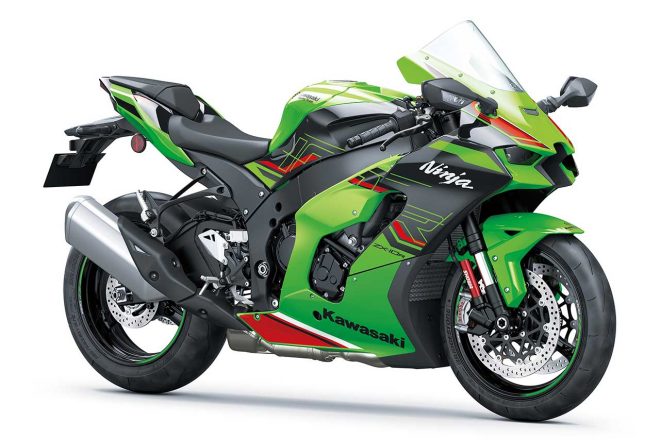 おはようございます。 今日は、シルバーにブルーのストライプが