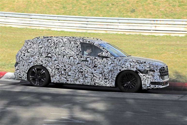 【独自】1600万円超!? アウディ史上最高級SUV「SQ9」は市販に向けニュルで限界テスト中…26年前半公開へ