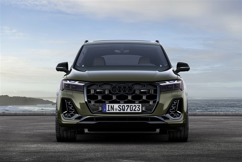 【独自】1600万円超!? アウディ史上最高級SUV「SQ9」は市販に向けニュルで限界テスト中…26年前半公開へ