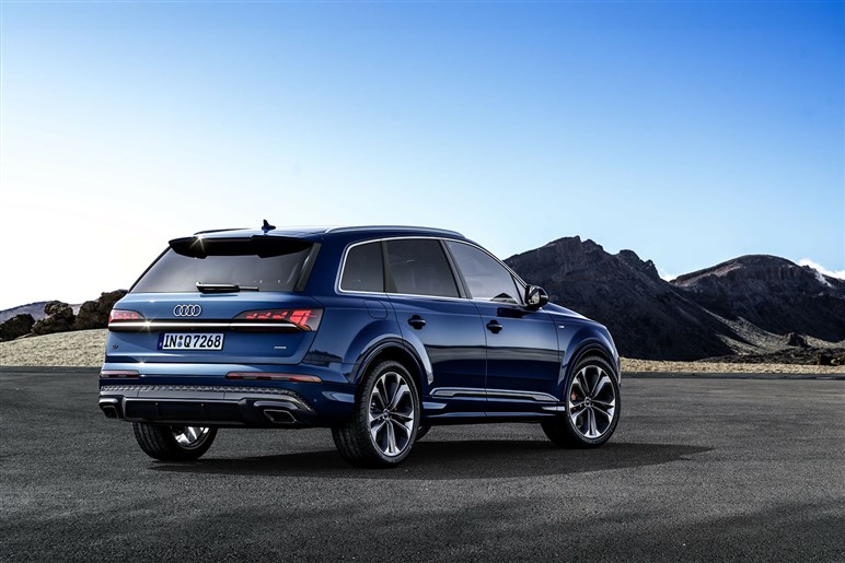 【独自】1600万円超!? アウディ史上最高級SUV「SQ9」は市販に向けニュルで限界テスト中…26年前半公開へ