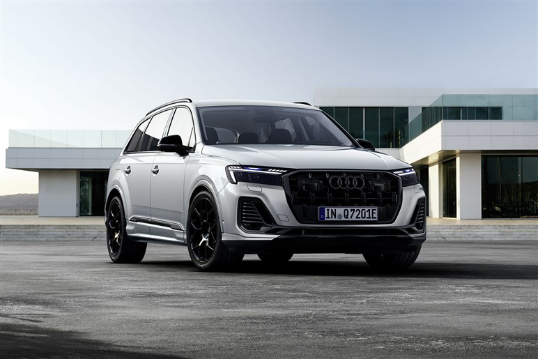 【独自】1600万円超!? アウディ史上最高級SUV「SQ9」は市販に向けニュルで限界テスト中…26年前半公開へ