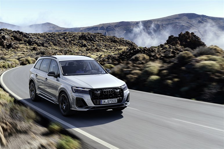 【独自】1600万円超!? アウディ史上最高級SUV「SQ9」は市販に向けニュルで限界テスト中…26年前半公開へ