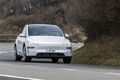 新型「モデルY」は走りもよし、使い勝手もよし。かつて“変わったクルマ”だったテスラも今や追いかけられる存在に