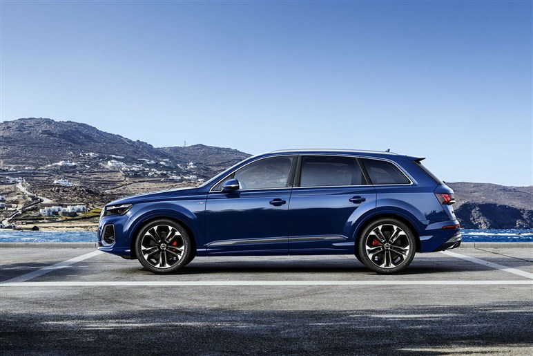 【独自】1600万円超!? アウディ史上最高級SUV「SQ9」は市販に向けニュルで限界テスト中…26年前半公開へ