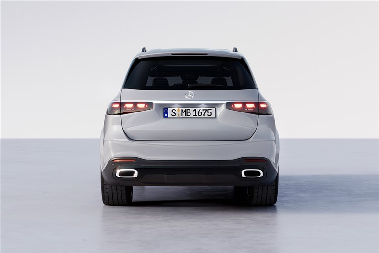 【独自】1600万円超!? アウディ史上最高級SUV「SQ9」は市販に向けニュルで限界テスト中…26年前半公開へ