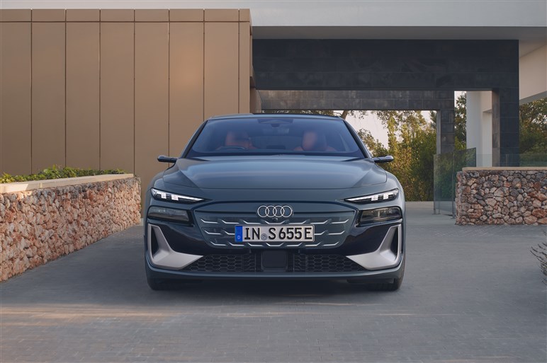 【国内最長846kmの航続距離】アウディ新型EV「A6 eトロン」シリーズが日本発売。551psの高出力仕様「S6」も導入