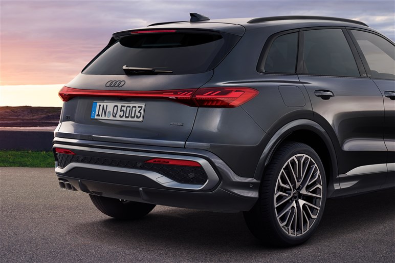 【8年ぶりのモデルチェンジ】アウディ新型「Q5」シリーズが日本デビュー。300台限定の特別仕様車を設定…価格は760万円から