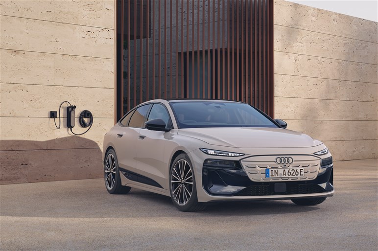 【国内最長846kmの航続距離】アウディ新型EV「A6 eトロン」シリーズが日本発売。551psの高出力仕様「S6」も導入
