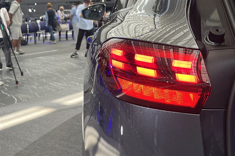 【8年ぶりのモデルチェンジ】アウディ新型「Q5」シリーズが日本デビュー。300台限定の特別仕様車を設定…価格は760万円から