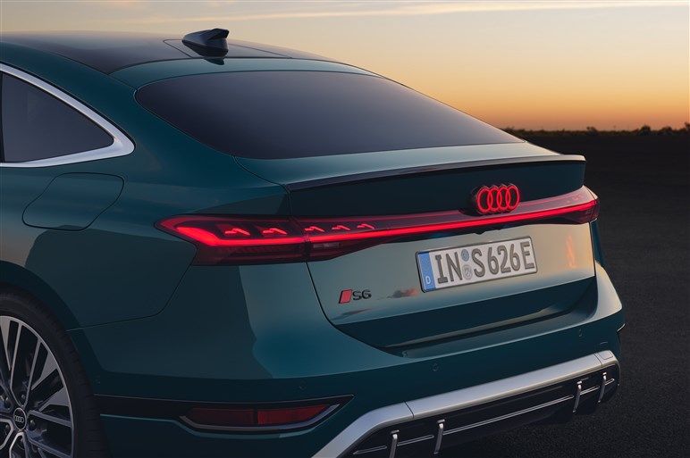 【国内最長846kmの航続距離】アウディ新型EV「A6 eトロン」シリーズが日本発売。551psの高出力仕様「S6」も導入