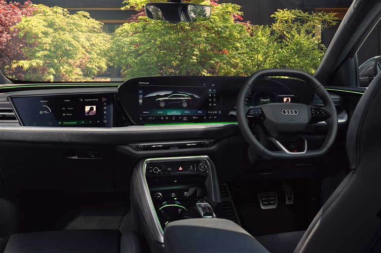 【8年ぶりのモデルチェンジ】アウディ新型「Q5」シリーズが日本デビュー。300台限定の特別仕様車を設定…価格は760万円から