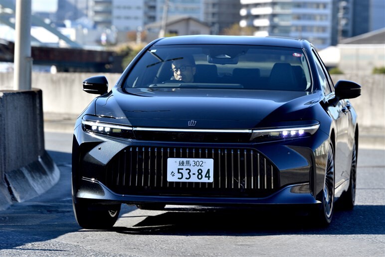 【やはり本命】クラウンセダンの水素は傑作、HVも最高に快適。スポーツは最も若いユーザー向け