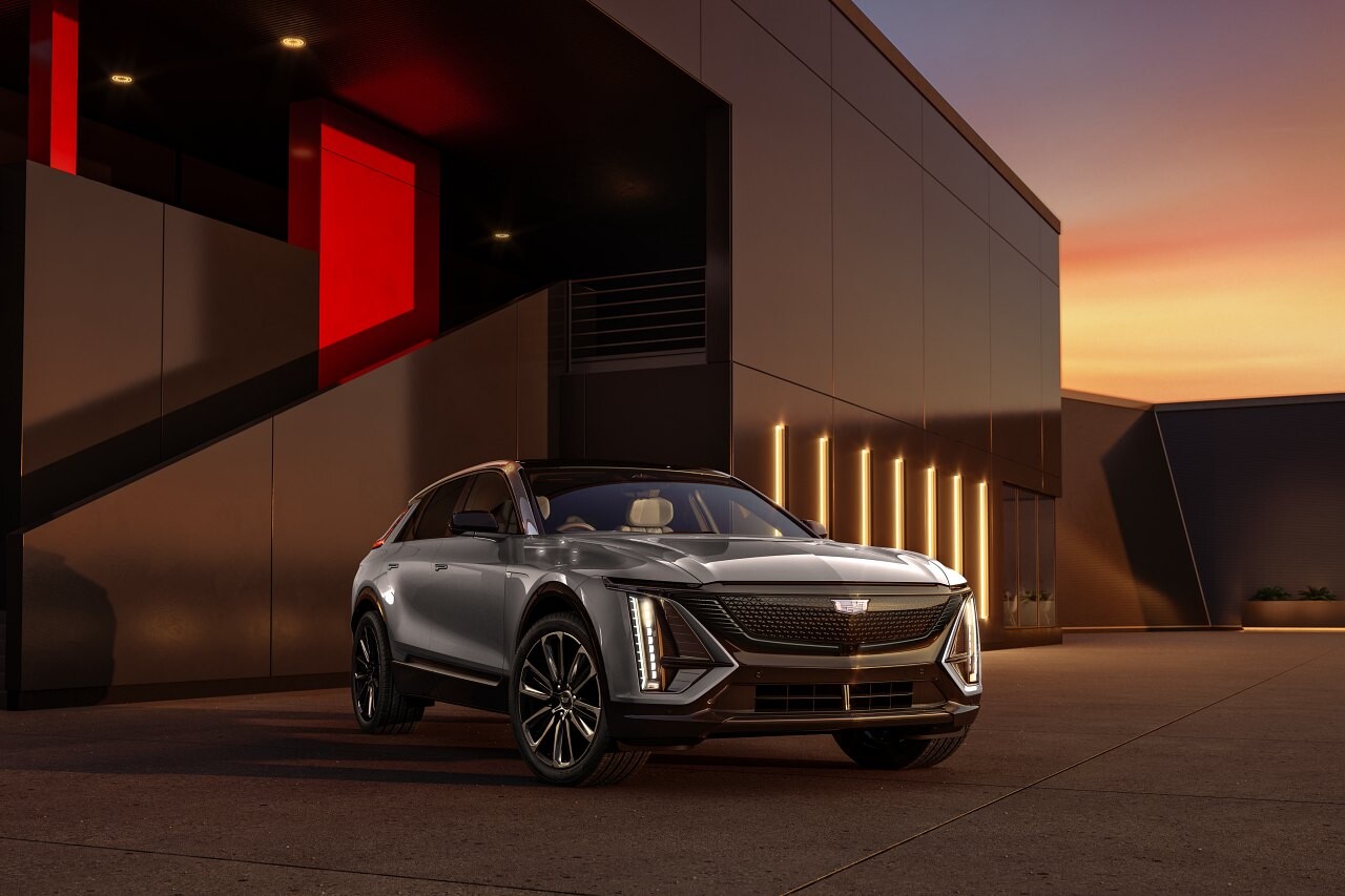 キャデラック初の電動SUV『リリック』が上陸。右ハンドル仕様と先進のeAWDで航続510kmを実現