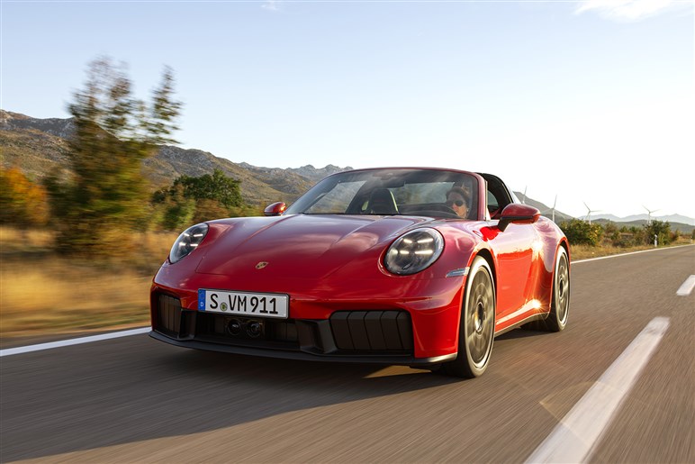 【電動ツインブースト！】新型「911」の目玉はハイブリ搭載「GTS」。加速が大幅進化の理由