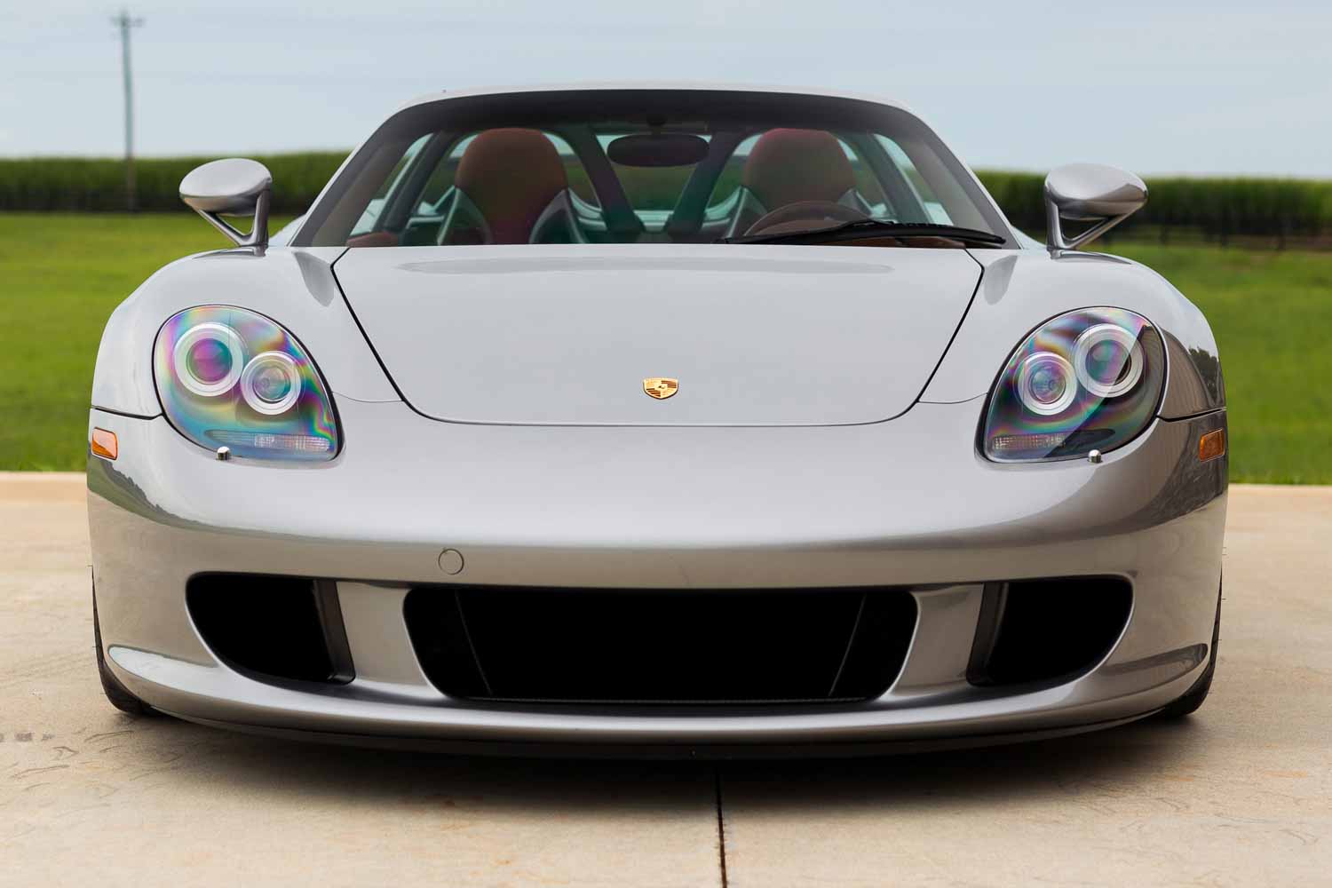 2億円オーバー！ ポルシェ「カレラGT」の8800キロ低走行車はレジェンド