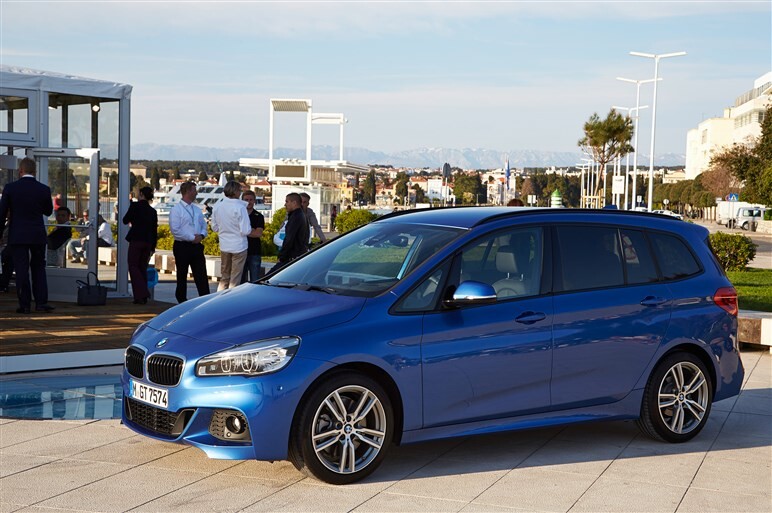 2シリーズ グランツアラー試乗、プレミアムな3列シートは買いか？