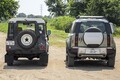 【比較試乗】「ランドローバー・2020年式ディフェンダー110  vs 2002年式ディフェンダー110 TD5」初代のDNAはどう受け継がれているのか？