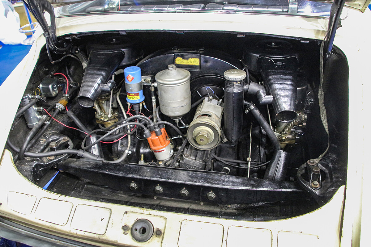 H7436802b.jpg