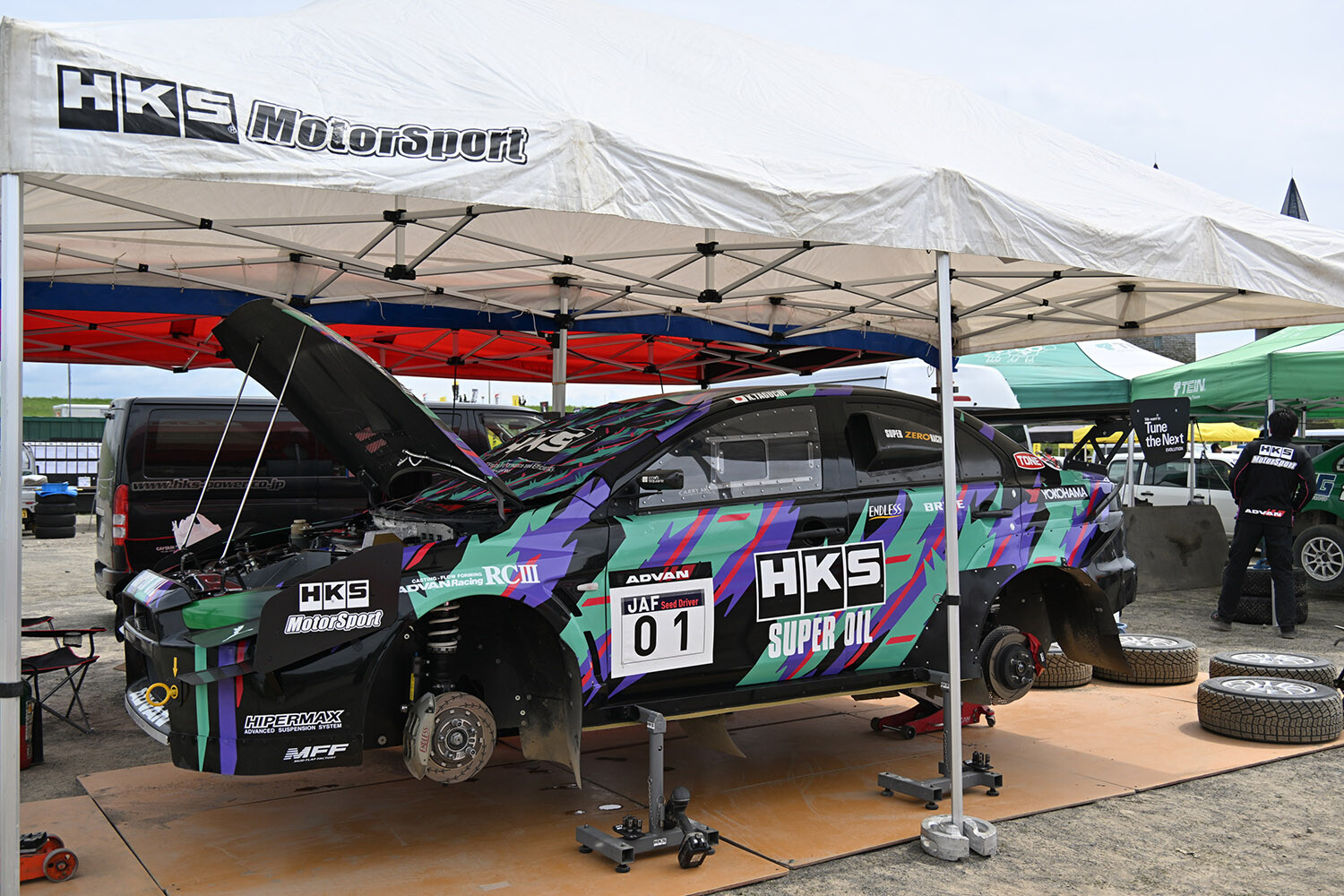500馬力のミラージュ！　トルク90kg-mのBRZ！　魔改造車がゴロゴロ集う全日本ダートラD2マシンたち