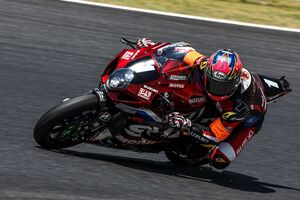MotoGP＆WSBKライダー達よ、次は24時間レースもどう？　鈴鹿8耐3位のヨシムラSERTからお誘いの声
