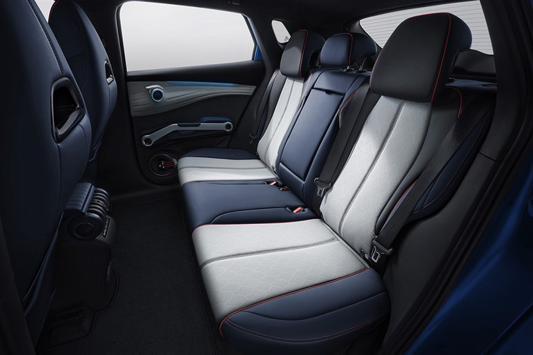 【50台限定の特別モデル】BYD新型「アット3 ブラックスタイル」を発売開始…価格は418万円から