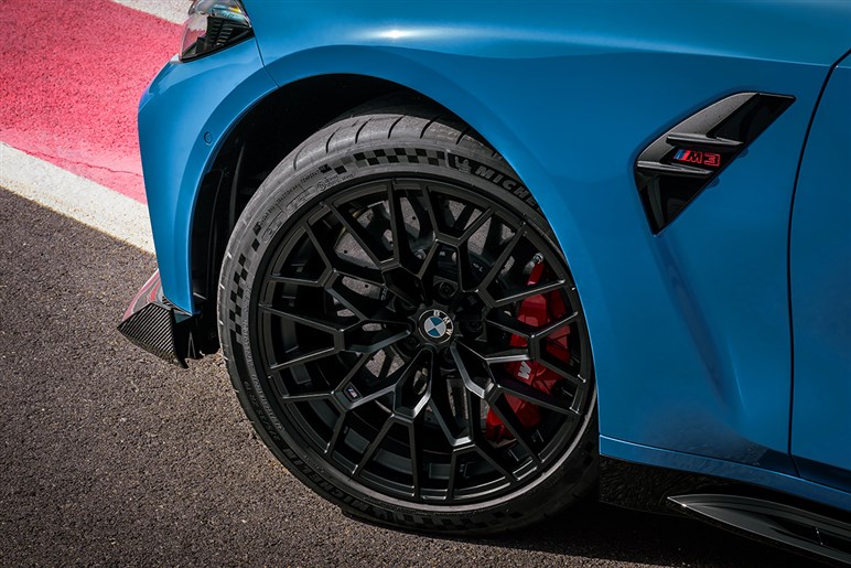 【0-100km/h加速は3.5秒】550psのBMW新型「M3 CSツーリング」を30台限定で日本導入…価格は2098万円