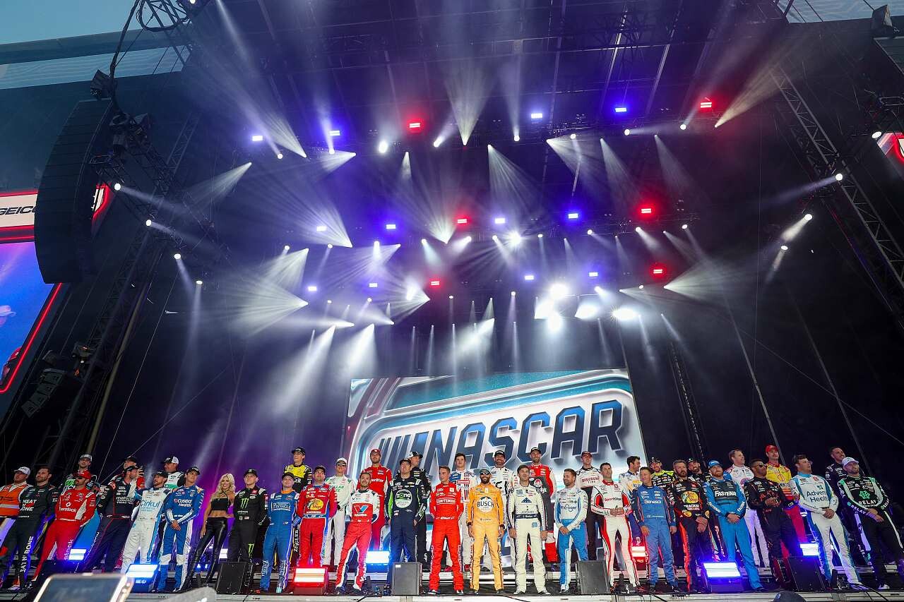 実に300日ぶり“ブレイク”のNASCARはレギュラー残り4戦。王座争いとカットラインともに最終局面へ