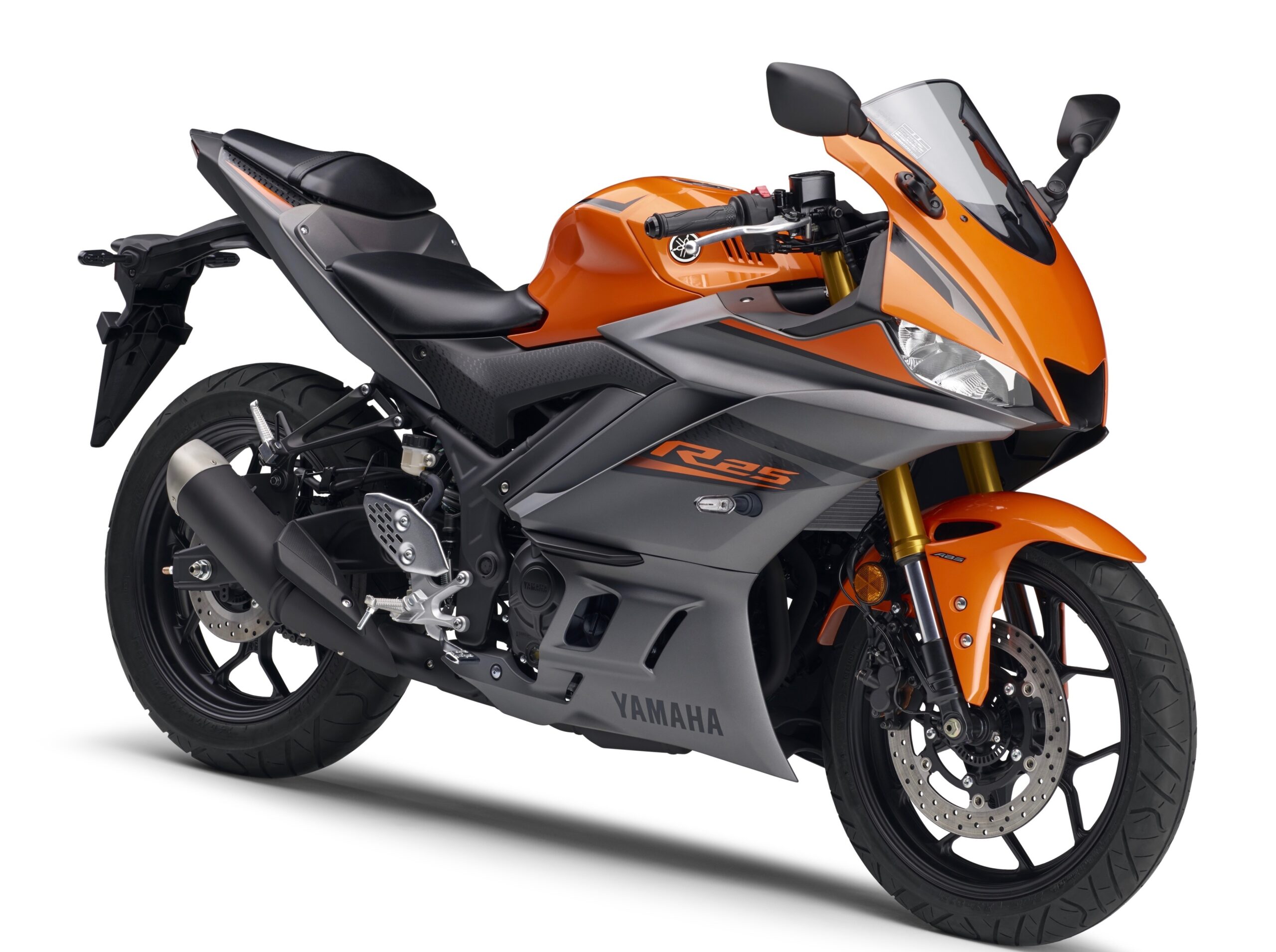 ヤマハ YZF-R25 ABSの2022年モデルは「1kg軽量化＆クイックシフター