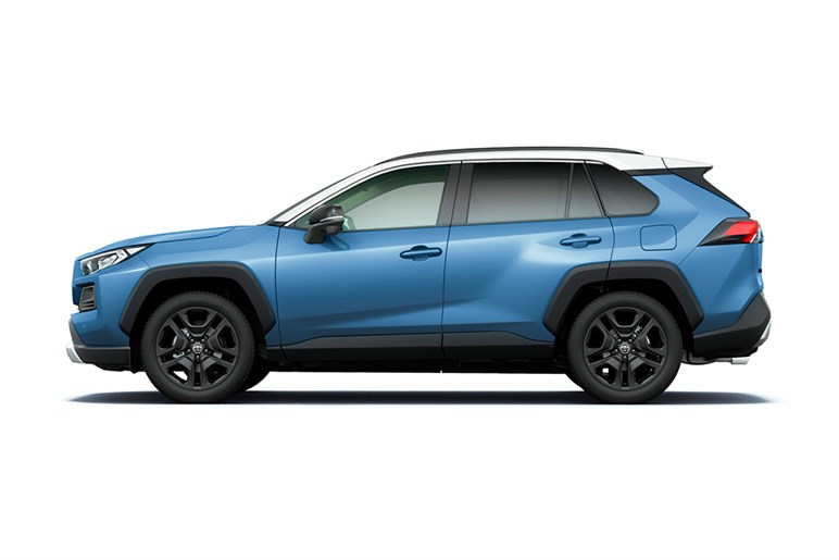 改良でさらに商品力向上！　大人気の中型SUV「RAV4」の推しグレードとは!?