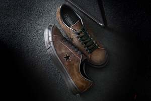 秋冬の「大人のカジュアルコーデ」に最適な1足！ メイド・イン・ジャパンのコンバース「ワンスター」は何が違う？ 国産スエード素材が足下のアクセントに