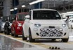 フィアット『500ハイブリッド』、先行生産車両を組み立て開始「手頃な価格の電動化」