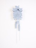 ライアン・ガンダーの個展がポーラ美術館で開催──ユーモアと神秘に満ちた作品が箱根の森に登場！