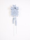 ライアン・ガンダーの個展がポーラ美術館で開催──ユーモアと神秘に満ちた作品が箱根の森に登場！