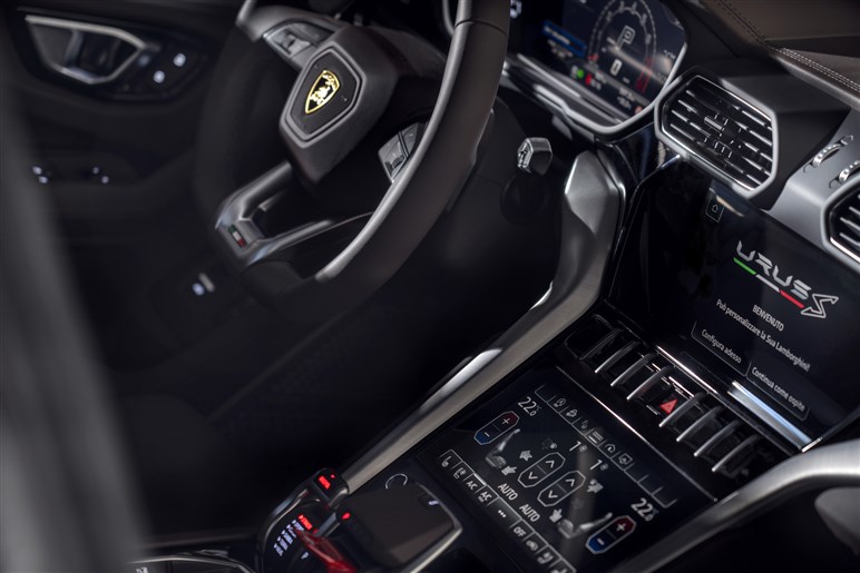 ランボルギーニ「ウルス S」発表。666馬力、最高305km/h、3000超の弩級SUV。新たに”エゴモード”も
