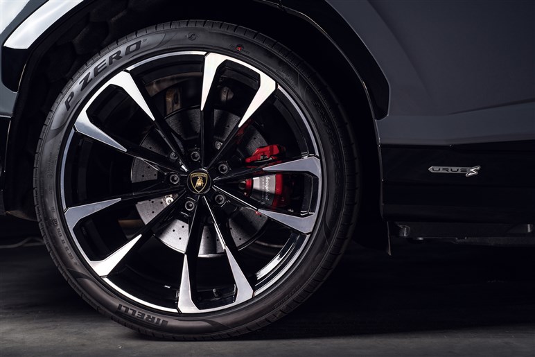 ランボルギーニ「ウルス S」発表。666馬力、最高305km/h、3000超の弩級SUV。新たに”エゴモード”も