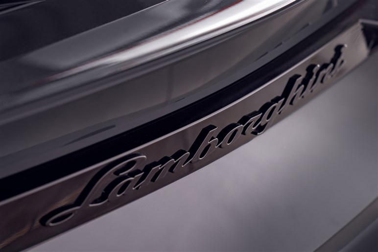 ランボルギーニ「ウルス S」発表。666馬力、最高305km/h、3000超の弩級SUV。新たに”エゴモード”も