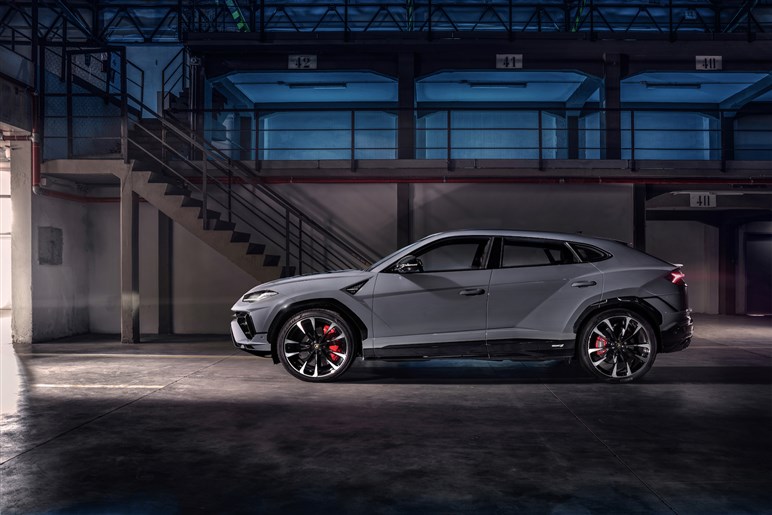 ランボルギーニ「ウルス S」発表。666馬力、最高305km/h、3000超の弩級SUV。新たに”エゴモード”も