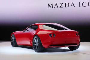 マツダの展示車が、ひときわ目立つワケ　個性派ばかりのジャパン・モビリティショーで「美」の本筋