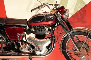 「Wが無ければZもニンジャも生まれなかった」カワサキ社長が60年前の「ダブワン」を前にファン感涙のメッセージ…ジャパンモビリティショー2025