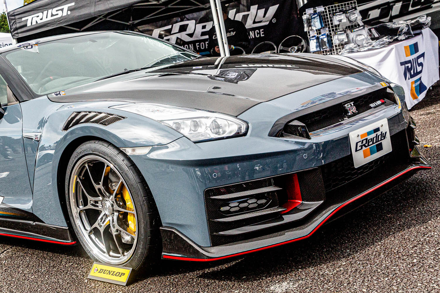 日産GTR35　ニスモ　MY2021 トラストサーキットスペック　フロントパイプ RAYSの試作ホイール装着の最新「GT-R NISMO」に注目集まる