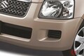 スズキ人気「コンパクトカー」がスゴイ！ 国内初の「低燃費システム」＆メーカー初「ヘッドライト」など“画期的技術”をたくさん採用！ 「ワゴンR」から派生して誕生した「ソリオ」とは？
