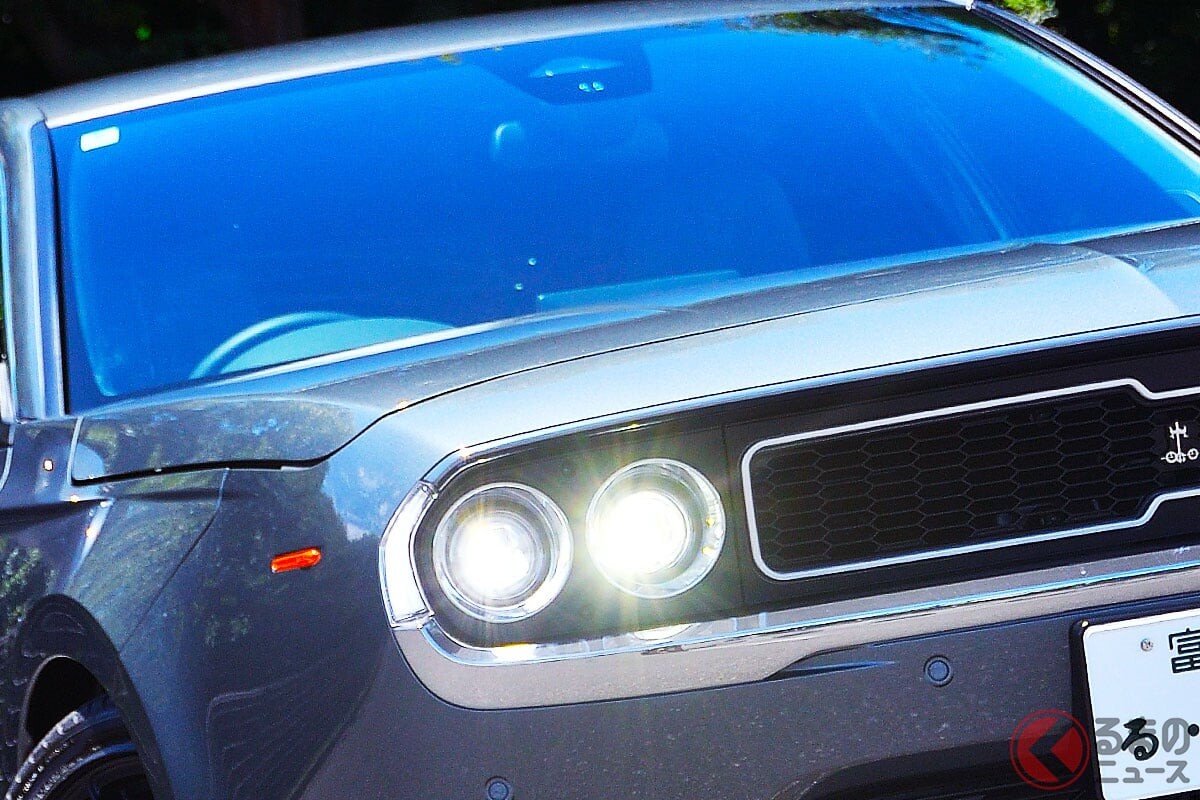 “新車”で買える「超レトロ車」がスゴイ！ “めちゃ個性的”なクルマを作る「光岡自動車」ってどんなメーカー!? “情熱”が支える「夢のあるクルマづくり」の歩んだ57年の歴史とは！