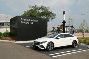 EV市場が「踊り場」でも投資を止めず。メルセデス・ベンツが急速充電網「ハイパワーチャージングハブ」にかける本気度とは