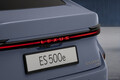 レクサス『ES』新型、ハイブリッドとBEVで2026年春欧州発売へ