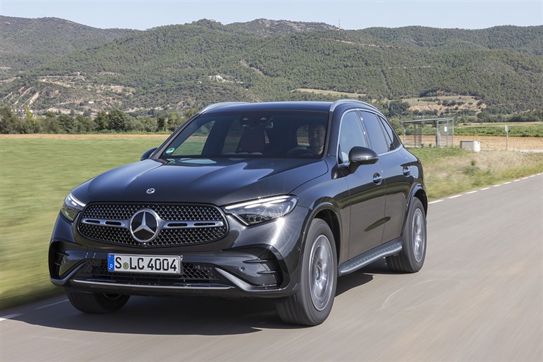 メルセデスの新型「GLC」はベストセラーSUVに相応しい仕上がりに期待！ 日本発売は来春が濃厚